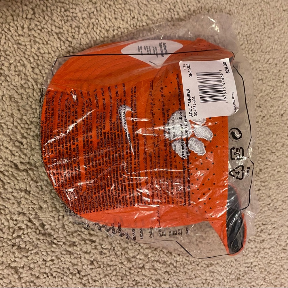 NEW WITH TAGS Clemson Nike Visor